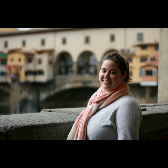 Meet your Posher, Amanda - Picture 4 of 4